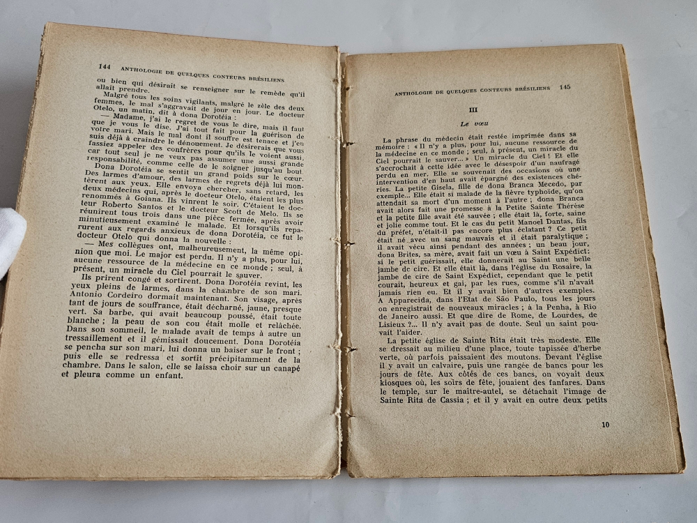 "ANTHOLOGIE DE QUELQUES CONTEURS BRÉSILIENS (Антология некоторых бразильских рассказчиков)". établie par l Académie Brésilienne des Lettres (составленная бразильской Академией литературы). 1938г.