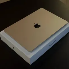 Б/У Ноутбук Apple MacBook Air 13 M5 16\512 Starlight 100% (10 циклов) (LR3F79GW9J)