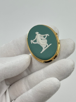 Брошь Wedgwood зелёная