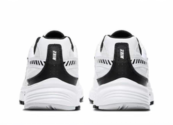 Nike Initiator White Black