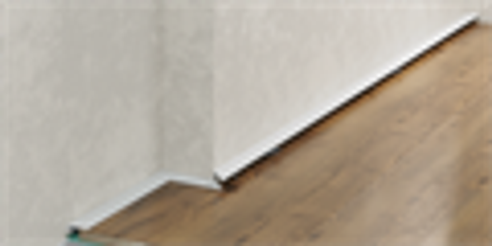 Микроплинтус белый муар алюминиевый Laconistiq Micro 15 Classic 15x5x2450 мм