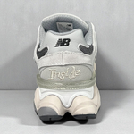 New Balance 9060 • Gray