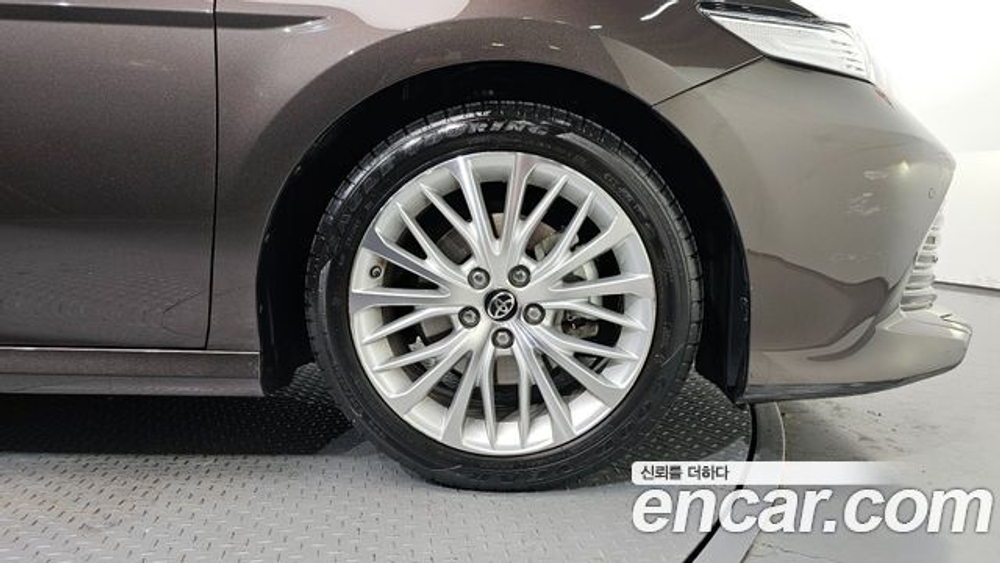 Toyota Camry 2.5 — 2019
