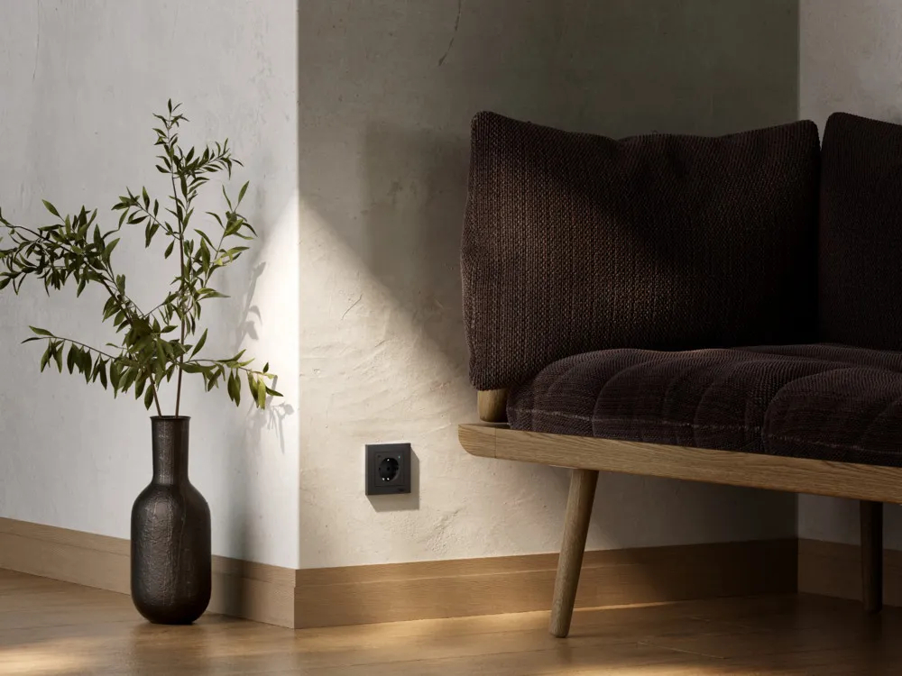 ATLASDESIGN SMART РОЗЕТКА с заземл., со шт., Zigbee, L+N, 16А, мех., КАРБОН