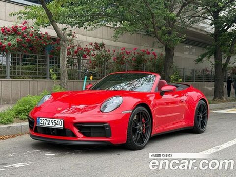 Porsche 911 Carrera GTS Cabriolet — 2024