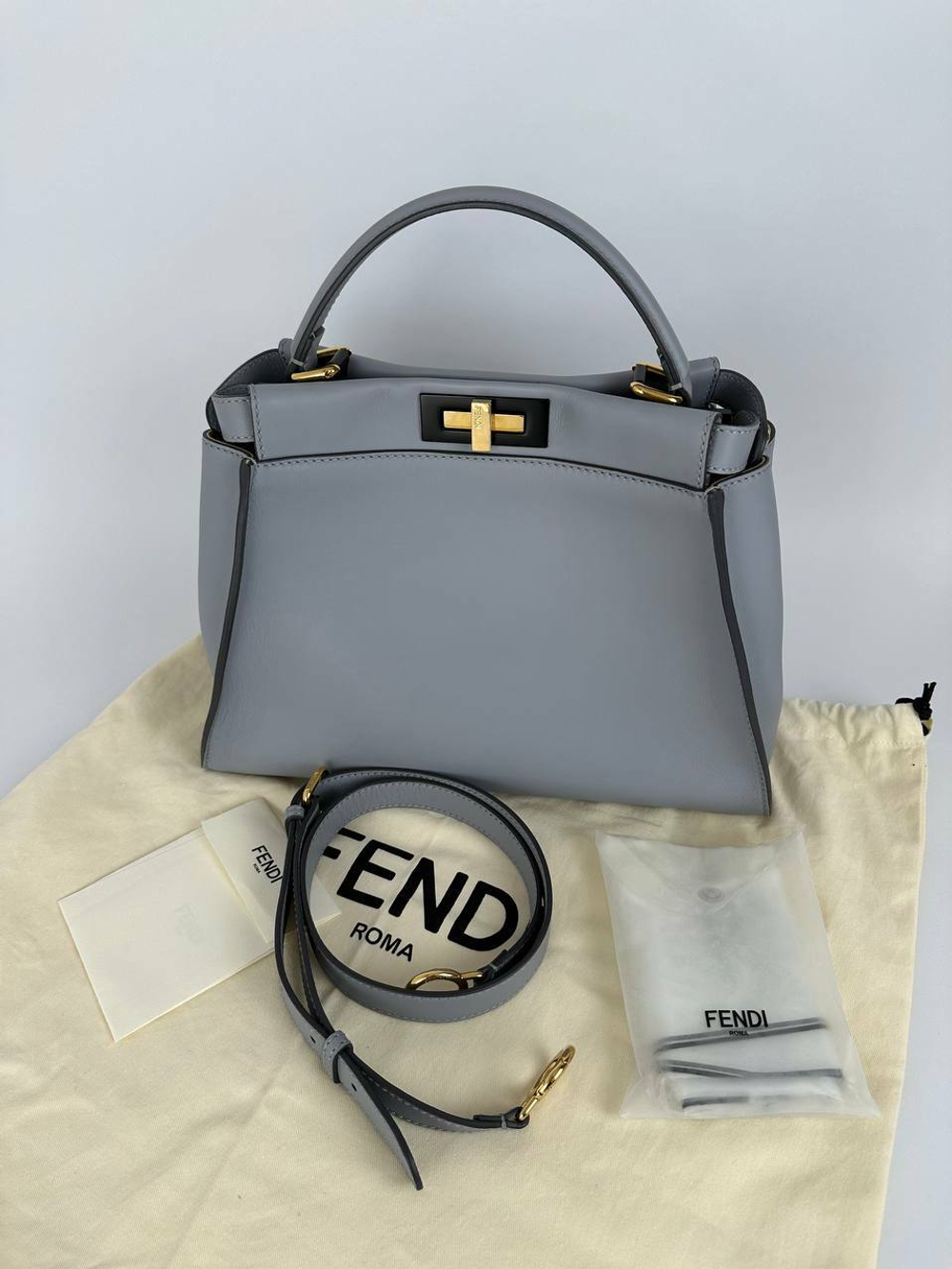 Сумка Fendi Peekaboo medium