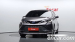 Toyota Sienna 2.5 Hybrid 2WD — 2023