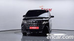 Toyota Alphard 2.5 HEV Executive AWD — 2025