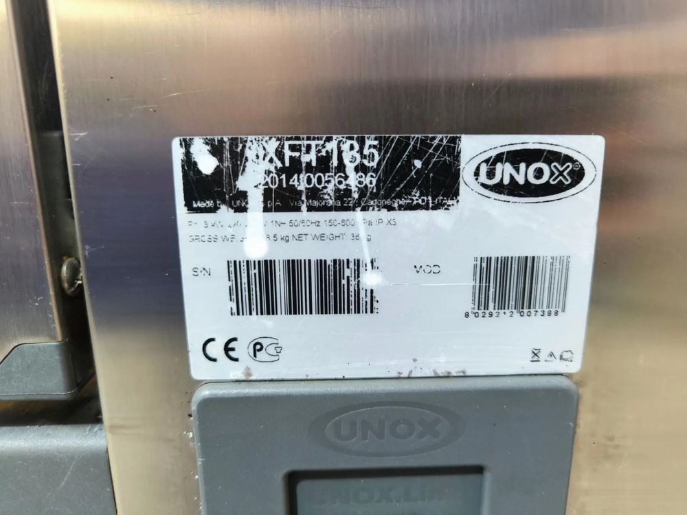 Б/у Конвекционная пекарская печь UNOX XFT135