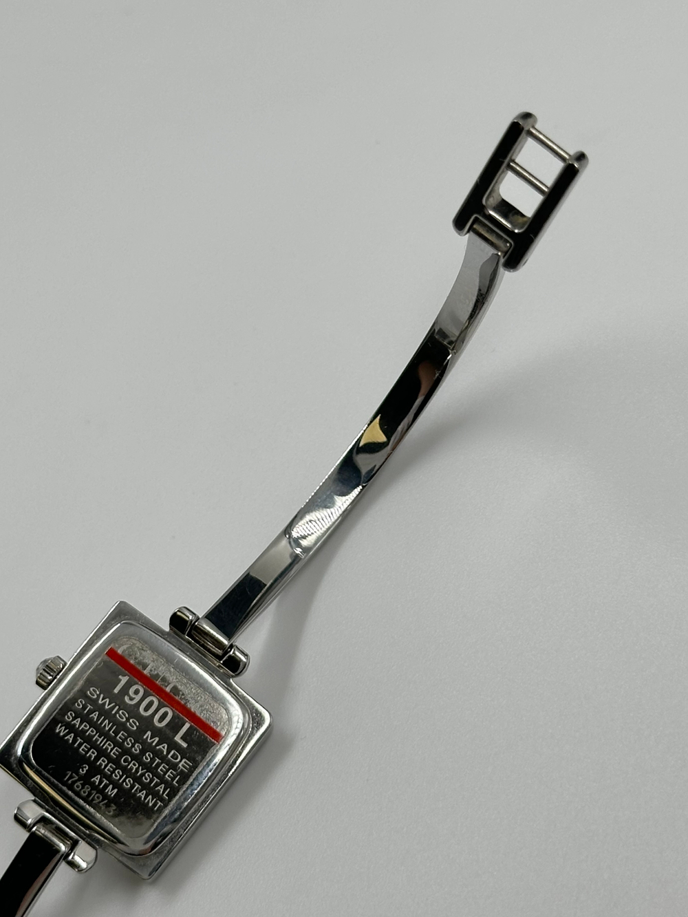 Часы Gucci 1900L
