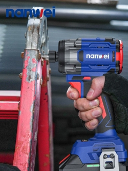 Винтоверт ударный аккумуляторный Nanwei NW-S8240-4, 240 Нм, 20 В, 4Ah*2