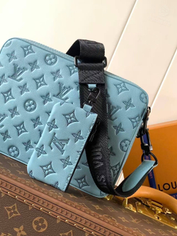 Сумка через плечо/мессенджер Louis Vuitton Trio