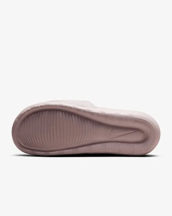 Сланцы женские NIKE W NIKE VICTORI ONE SLIDE