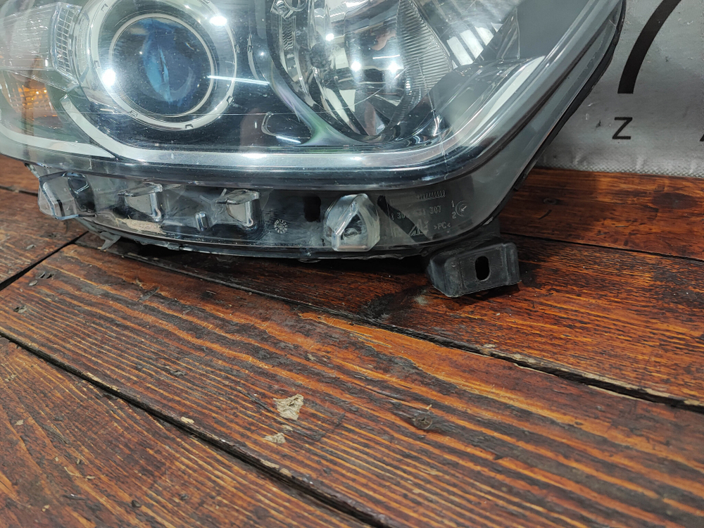 Фара правая галоген Renault Kaptur 16-22 Б/У Оригинал 260108765R