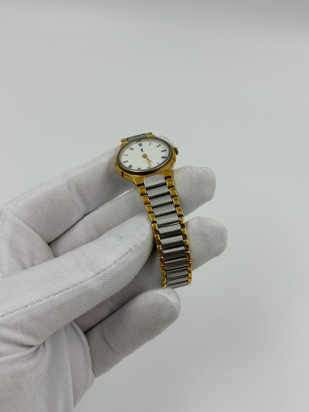 Часы Yves Saint Laurent