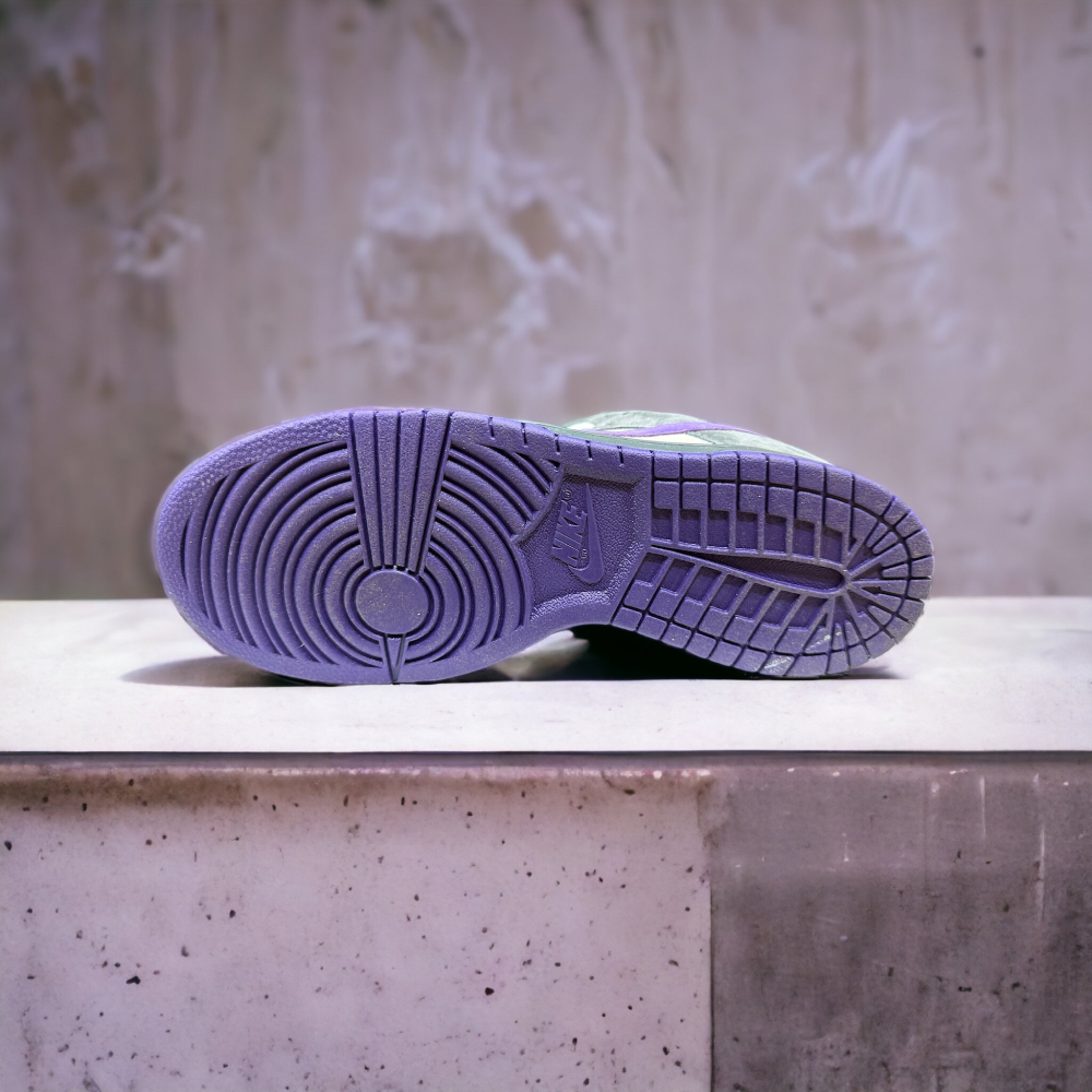 Nike SB Dunk Low • Purple