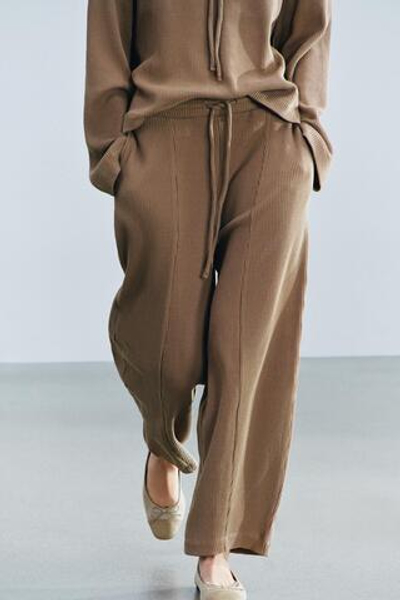 ШИРОКИЕ БРЮКИ ИЗ РИФЛЕНОГО ТРИКОТАЖА — ZARA