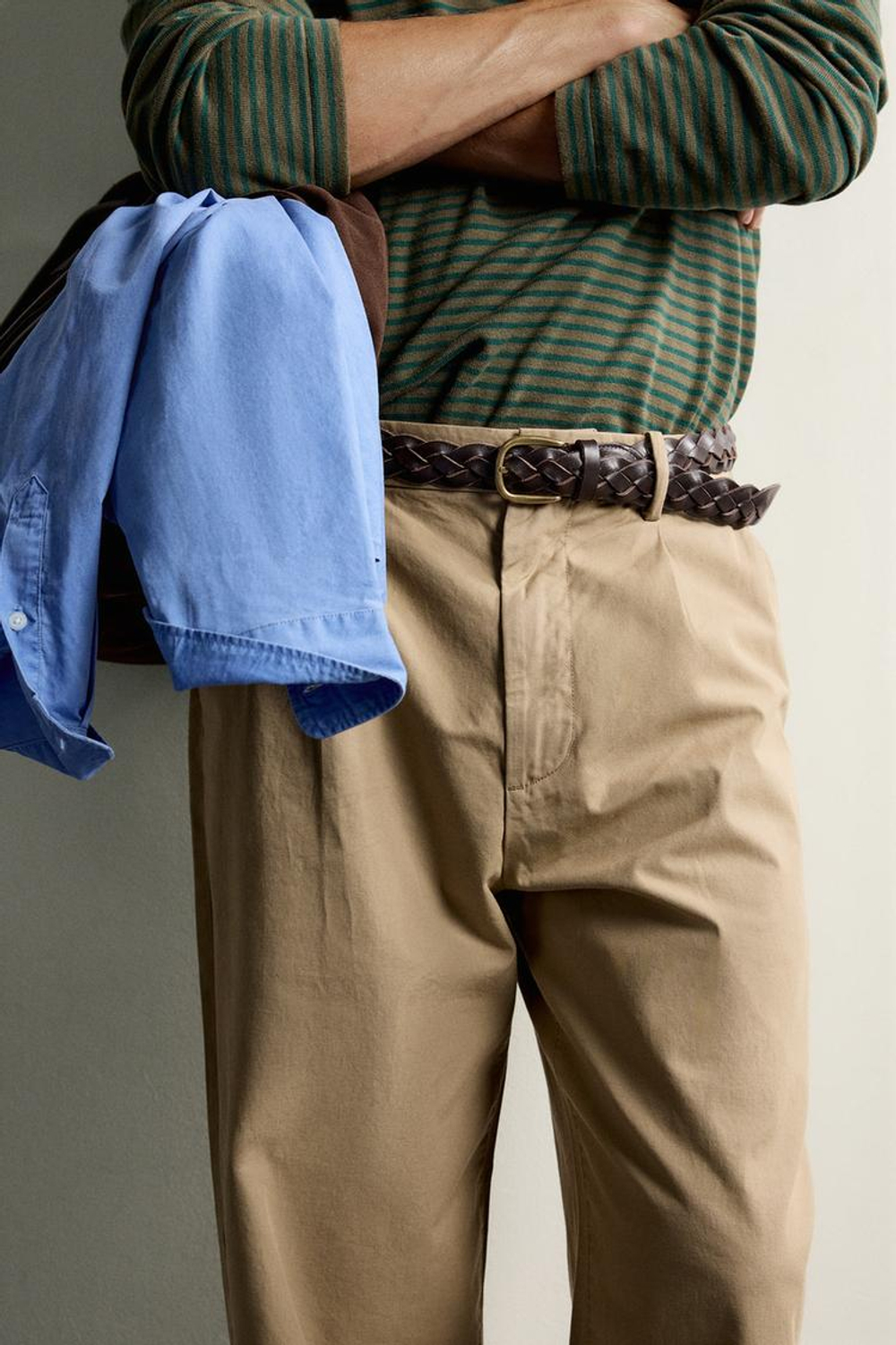 ZARA БРЮКИ ЧИНОС REGULAR FIT СО СКЛАДКАМИ, СВЕТЛЫЙ ХАКИ