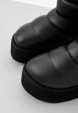 Ботинки женские Karl Lagerfeld TERMO