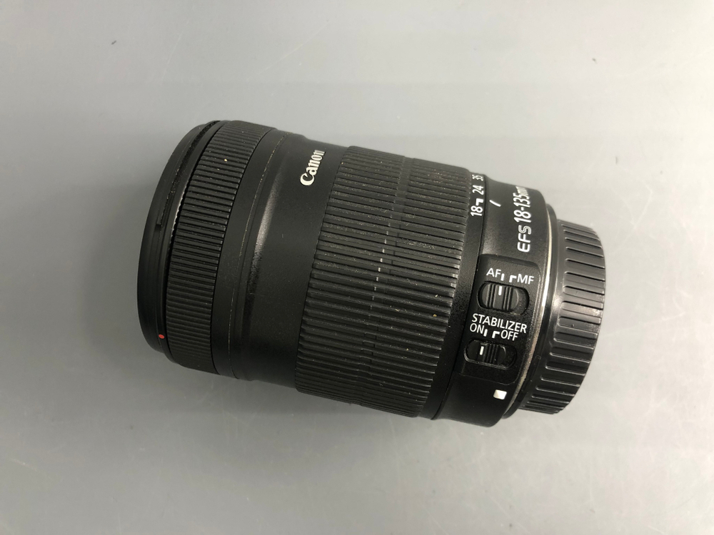 Canon EF-S 18-135mm 3.5-5.6 IS