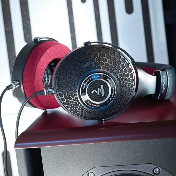 Focal Clear Mg Professional