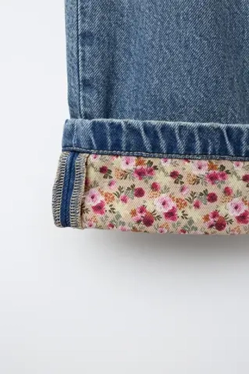 ZARA ДЖИНСЫ С ОТВОРОТАМИ И ЦВЕТОЧНЫМ ПРИНТОМ, СИНИЙ