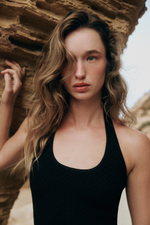 КОМБИНИРОВАННОЕ ТРИКОТАЖНОЕ ПЛАТЬЕ С ХАЛТЕРОМ — ZARA