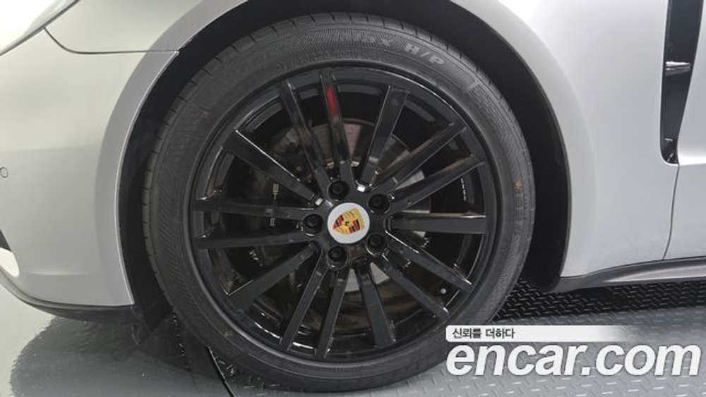 Porsche Panamera 3.0 AWD — 2018