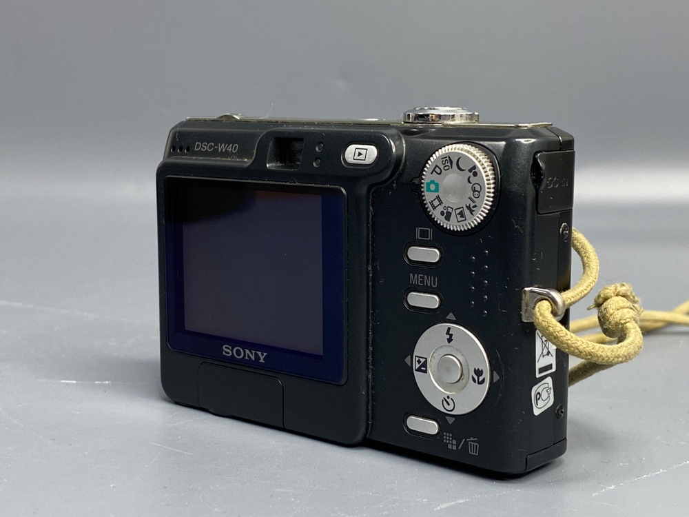 Sony Cyber-shot DSC-W40