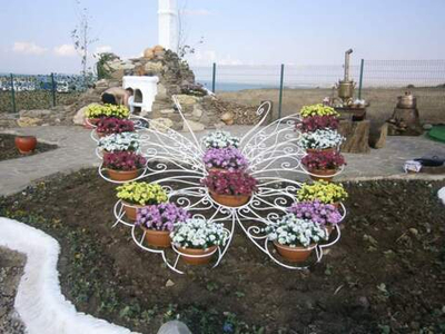 Парковая клумба Бабочка ажурная