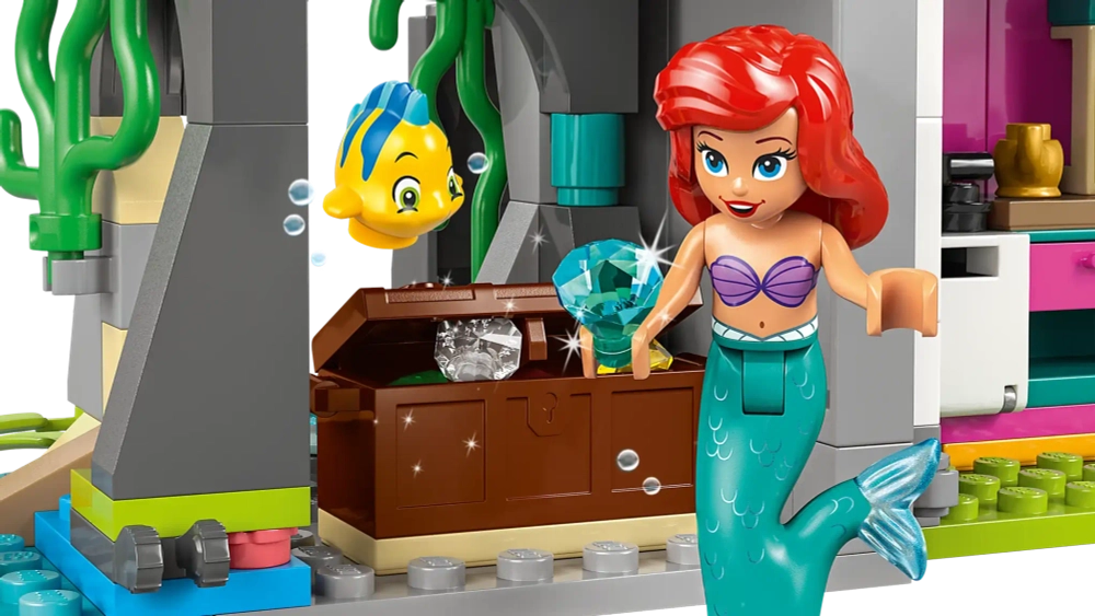 Конструктор LEGO Disney 43267 Замок принцессы и королевские питомцы