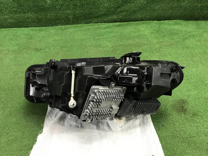 Фара правая BMW 3er G20 (2022-н.в.) LED В сборе