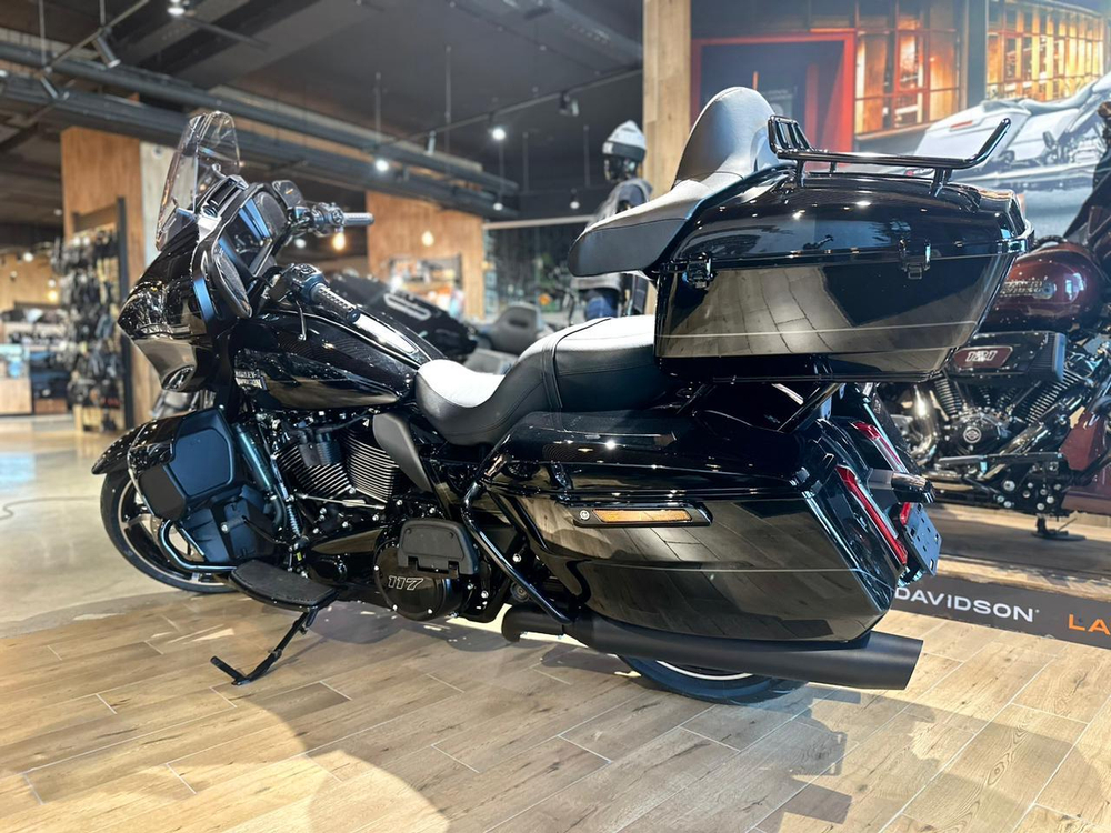 Street Glide Ultra Harley-Davidson , 2025 black/black