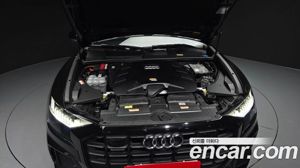 Audi Q8 55 TFSI Quattro Premium — 2022