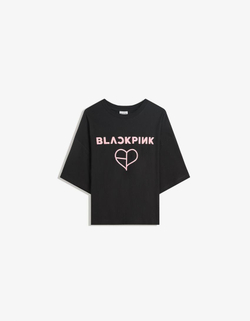 BERSHKA Футболка с короткими рукавами и принтом Blackpink, черный
