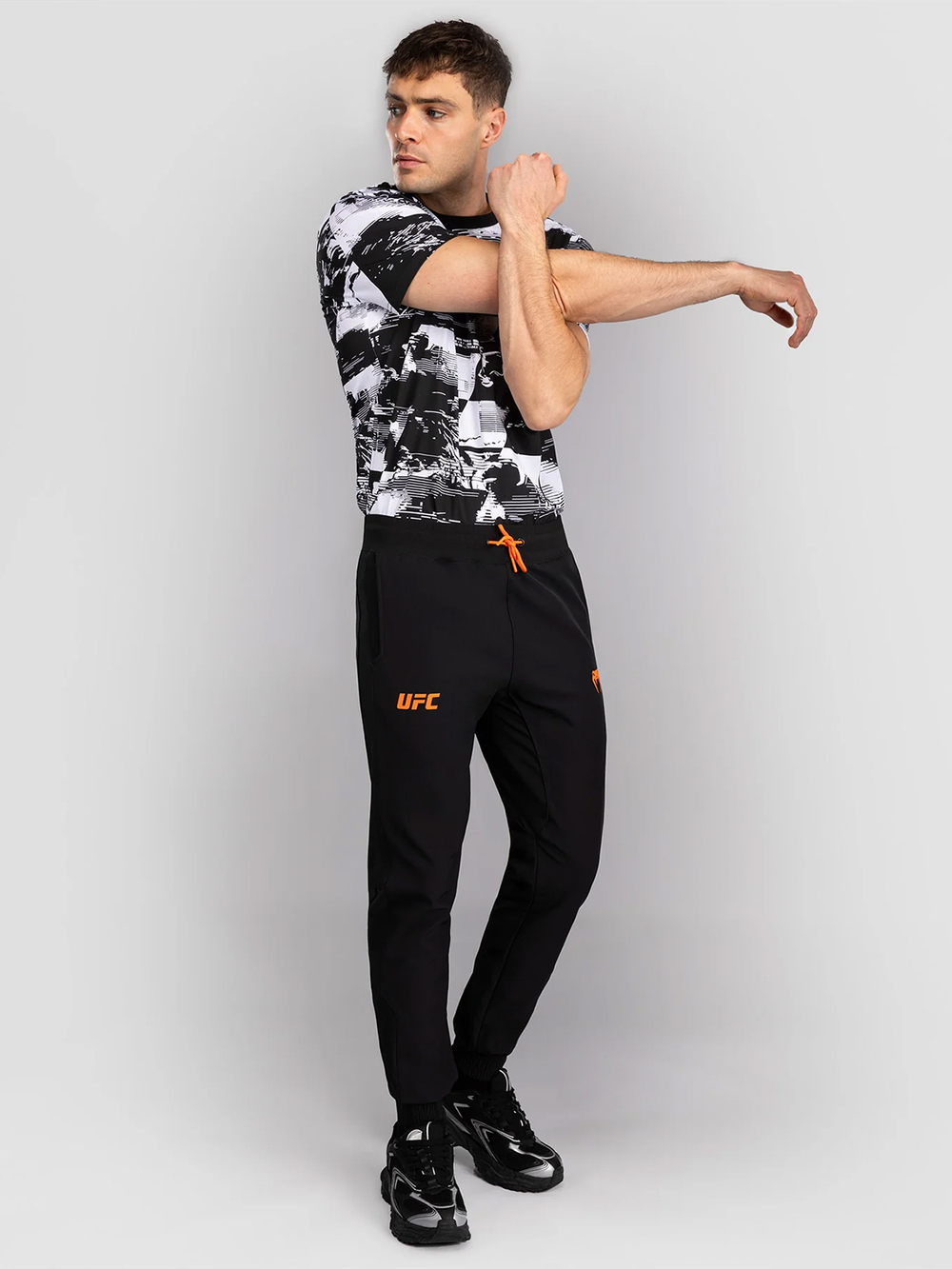 Брюки спортивные Venum UFC Zenith Fight Week (Plain Version) Black/Orange