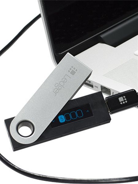 Аппаратный криптовалютный кошелёк Ledger Nano S, Черный | Black