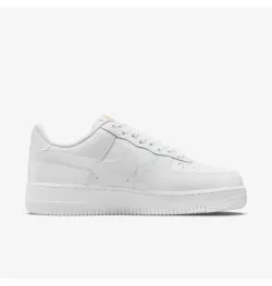 Кроссовки женские NIKE WMNS AIR FORCE 1 '07 LX