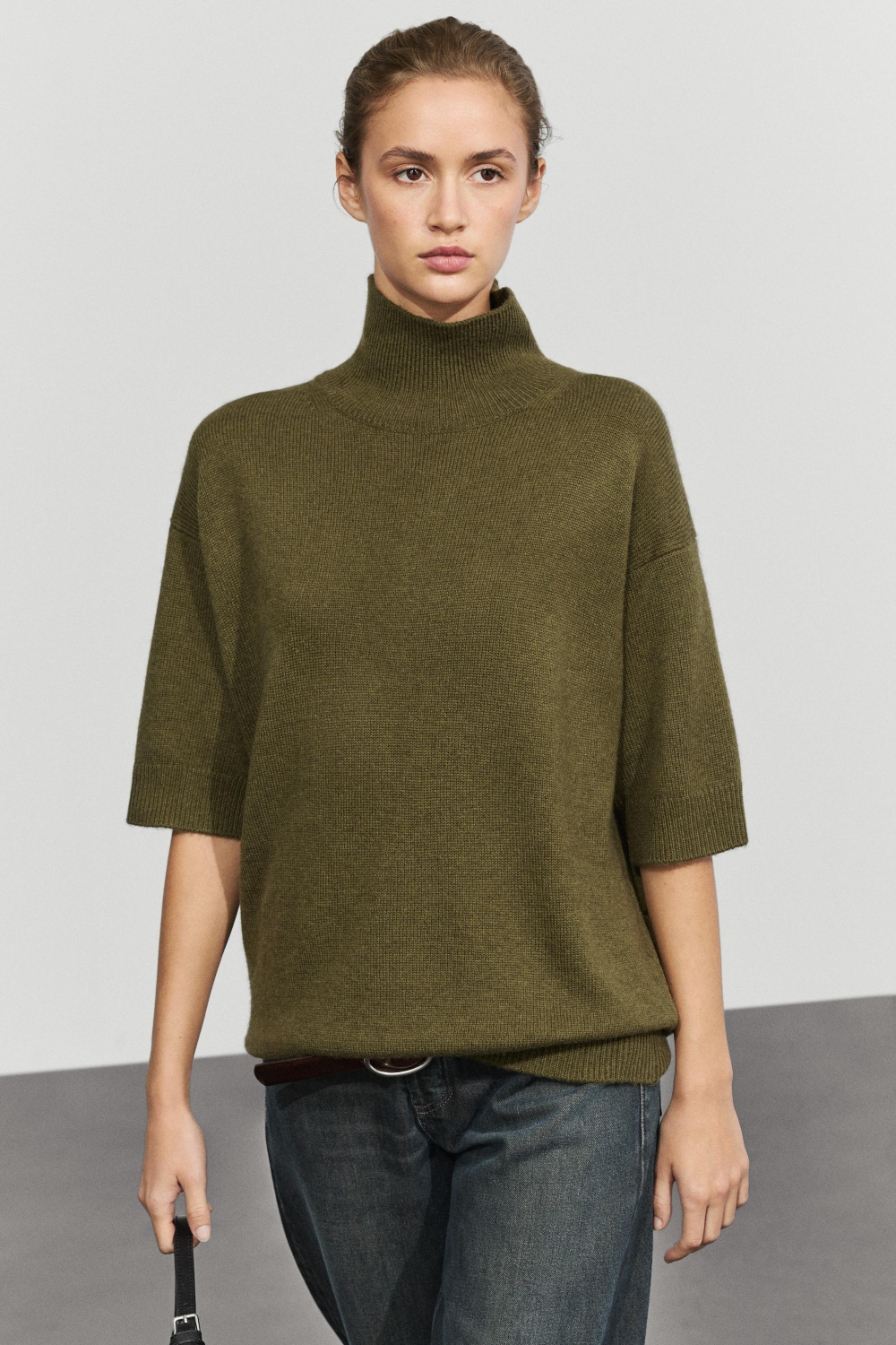 Massimo Dutti Джемпер из шерсти с воротником-стойкой, оливковый