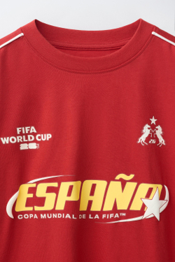 ZARA ФУТБОЛКА С ПРИНТОМ «ИСПАНИЯ FIFA WORLD CUP™ 2026», КРАСНЫЙ