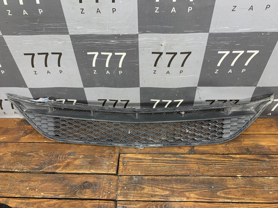 Решетка переднего бампера Mercedes A (W177) 18-нв Б/У Оригинал A1778859100