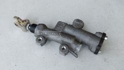 43500-K1T-E11. CYLINDER ASSY., RR. BRAKE MASTER (NISSIN). HONDA
