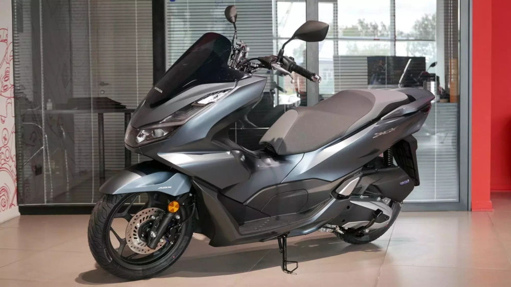 Скутер Honda PCX125 серый