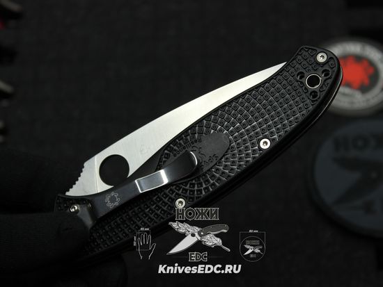 Складной нож Spyderco Resilience Lightweight 142PSBK c клинком из стали 8Cr13MoV, рукоять FRN