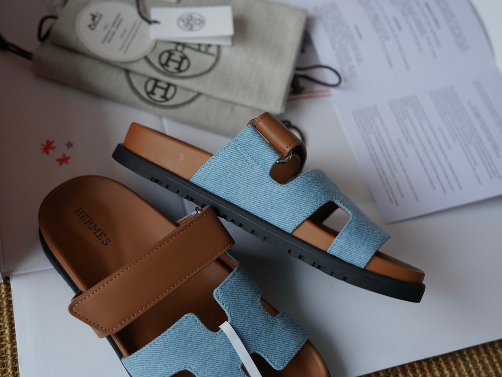 Сандалии из натуральной кожи и текстиля