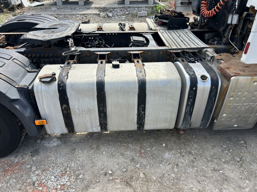 Бак топливный 570L