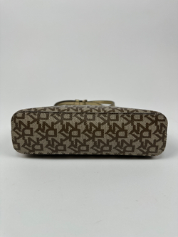 Сумка DKNY Bryant Dome Crossbody