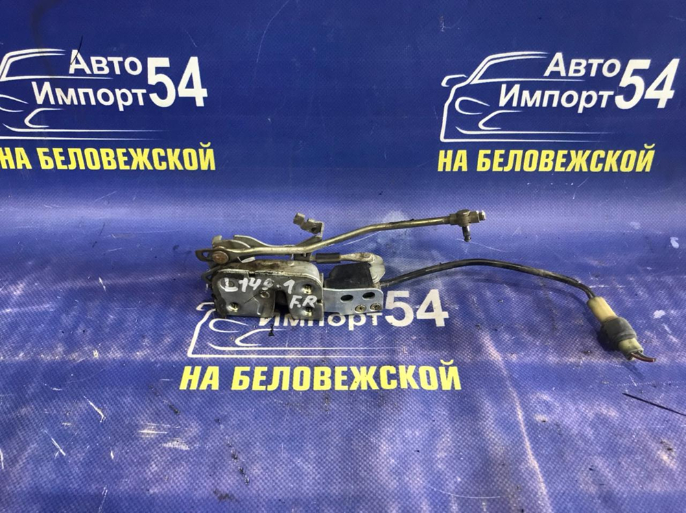 Замок двери передней правой MITSUBISHI PAJERO 1990