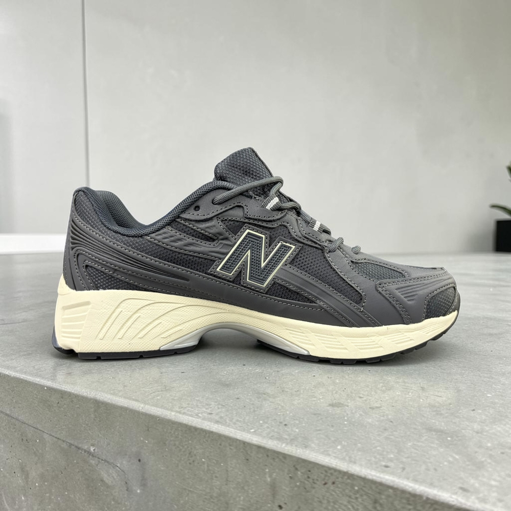 New Balance 740 Cordura • Dark Gray