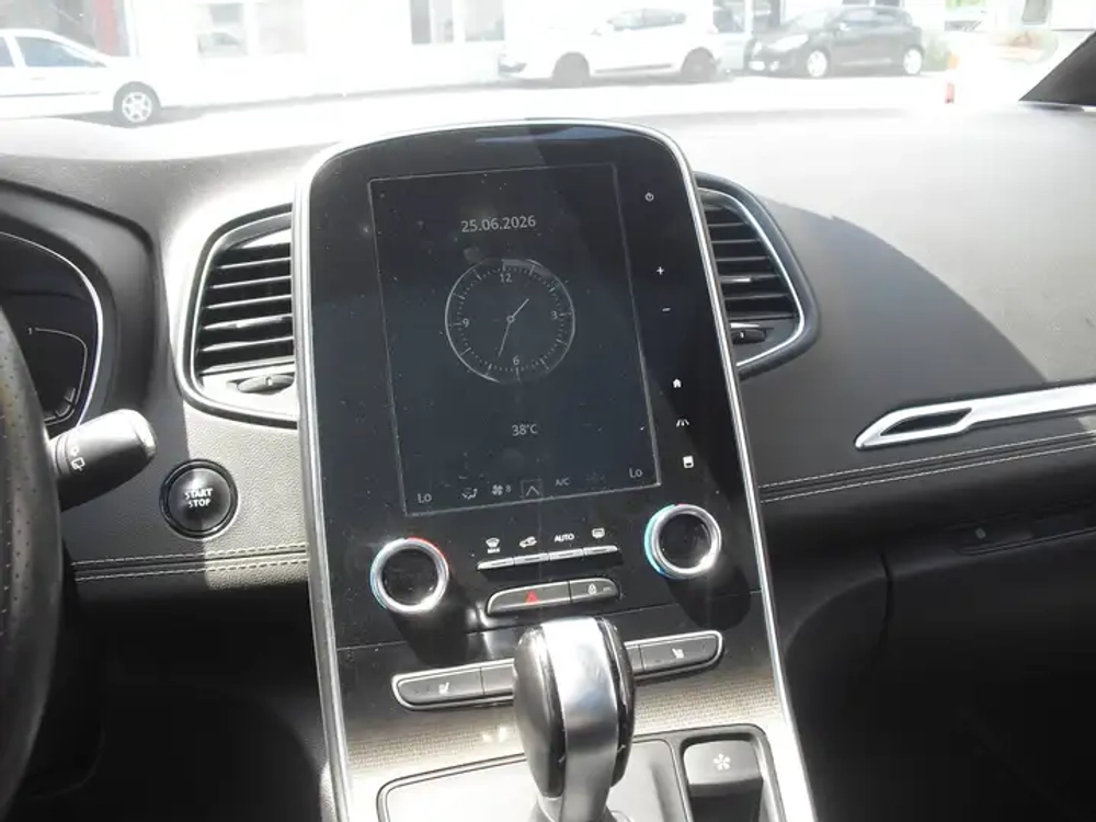 Renault Grand Scenic Black Edition